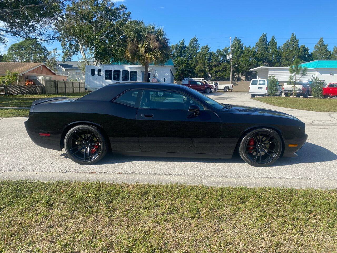 Used 2009 Dodge Challenger SRT8 w/ SRT Option Group II RWD image 6