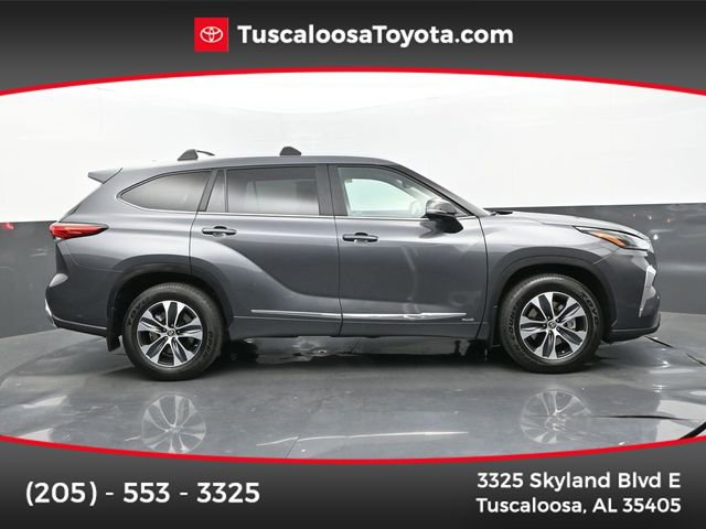 Used 2023 Toyota Highlander XLE AWD/4WD video 1