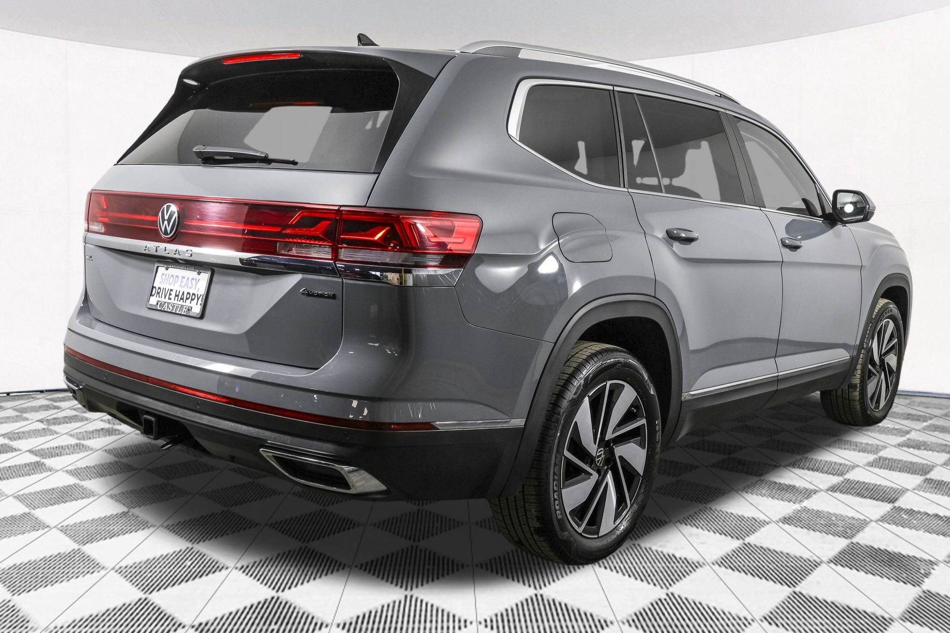 Used 2025 Volkswagen Atlas SEL image 18
