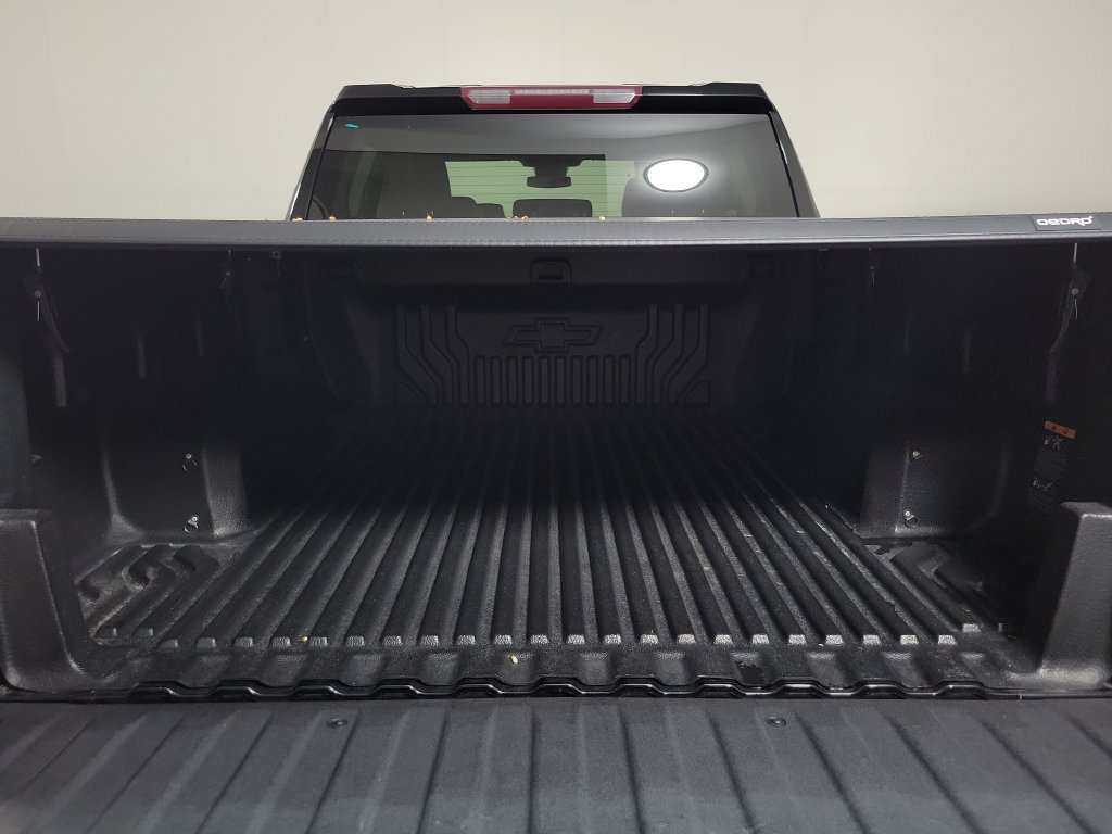 Used 2024 Chevrolet Silverado 1500 LT RWD image 8