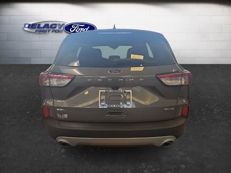 Used 2022 Ford Escape SEL image 5