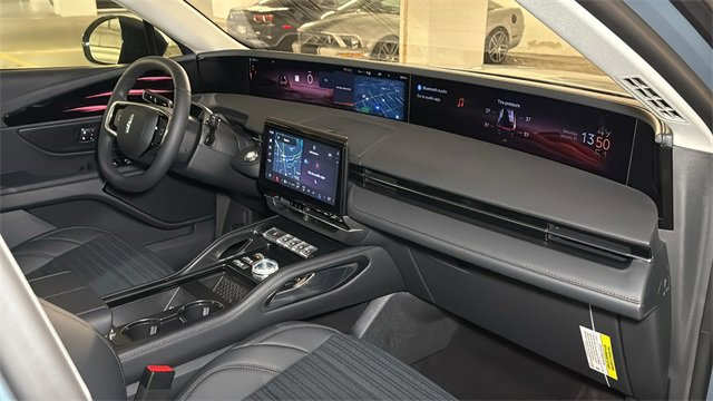 New 2026 Lincoln Nautilus Reserve image 5