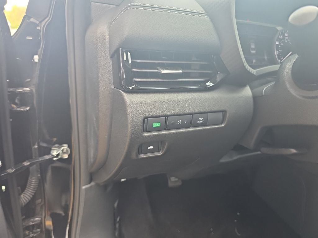Certified 2025 Nissan Sentra SV w/ Trunk Package image 16