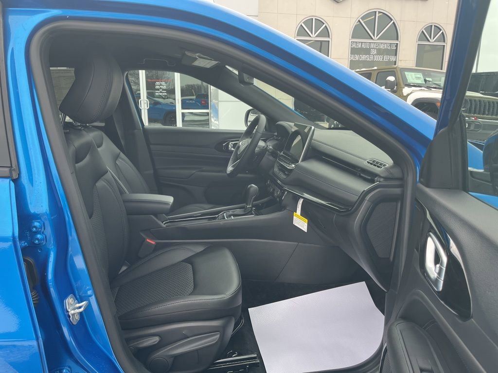 New 2025 Jeep Compass Latitude w/ Convenience Group image 16