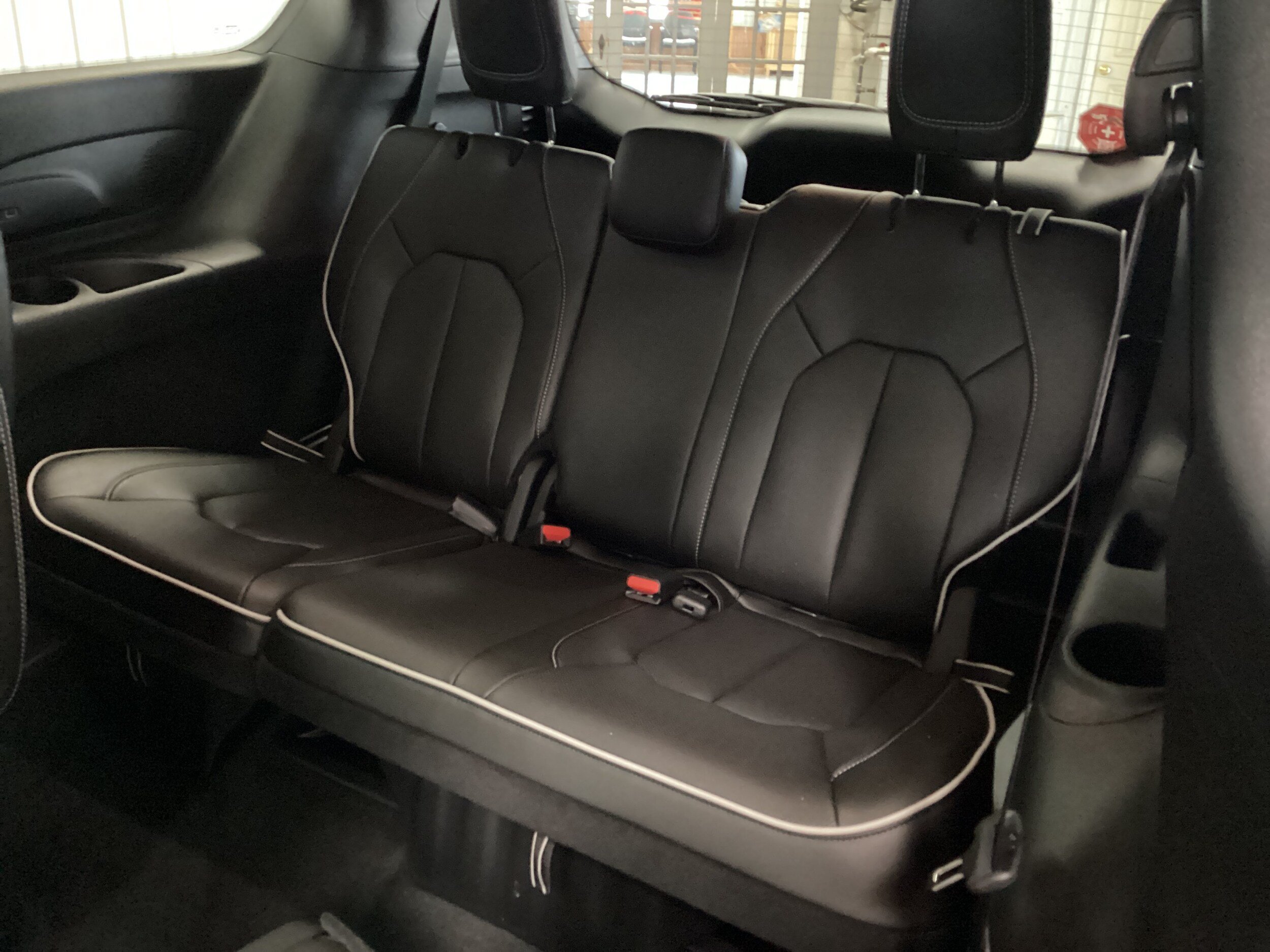 New 2027 Chrysler Pacifica Limited AWD/4WD image 38
