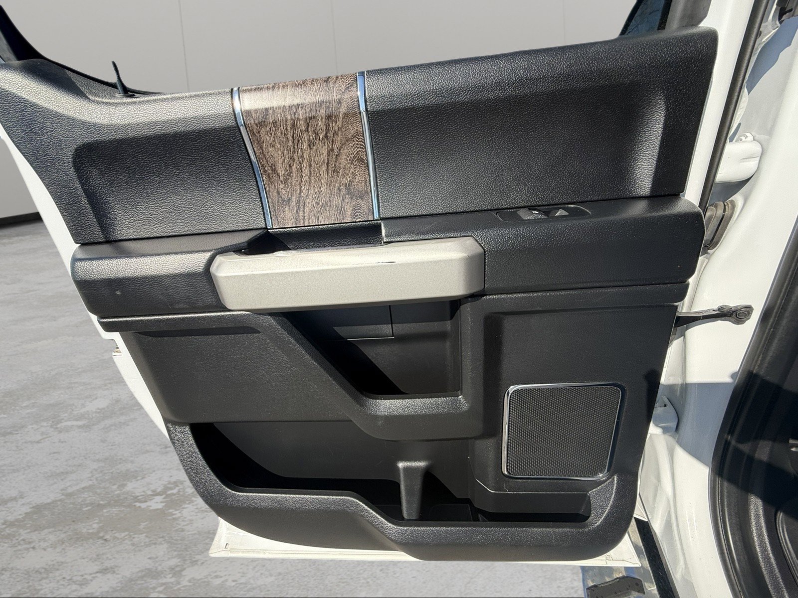 Used 2019 Ford F250 Lariat w/ Lariat Value Package image 25