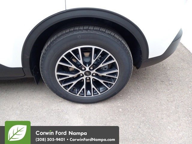 New 2025 Ford Escape SE w/ PHEV Premium Package image 33