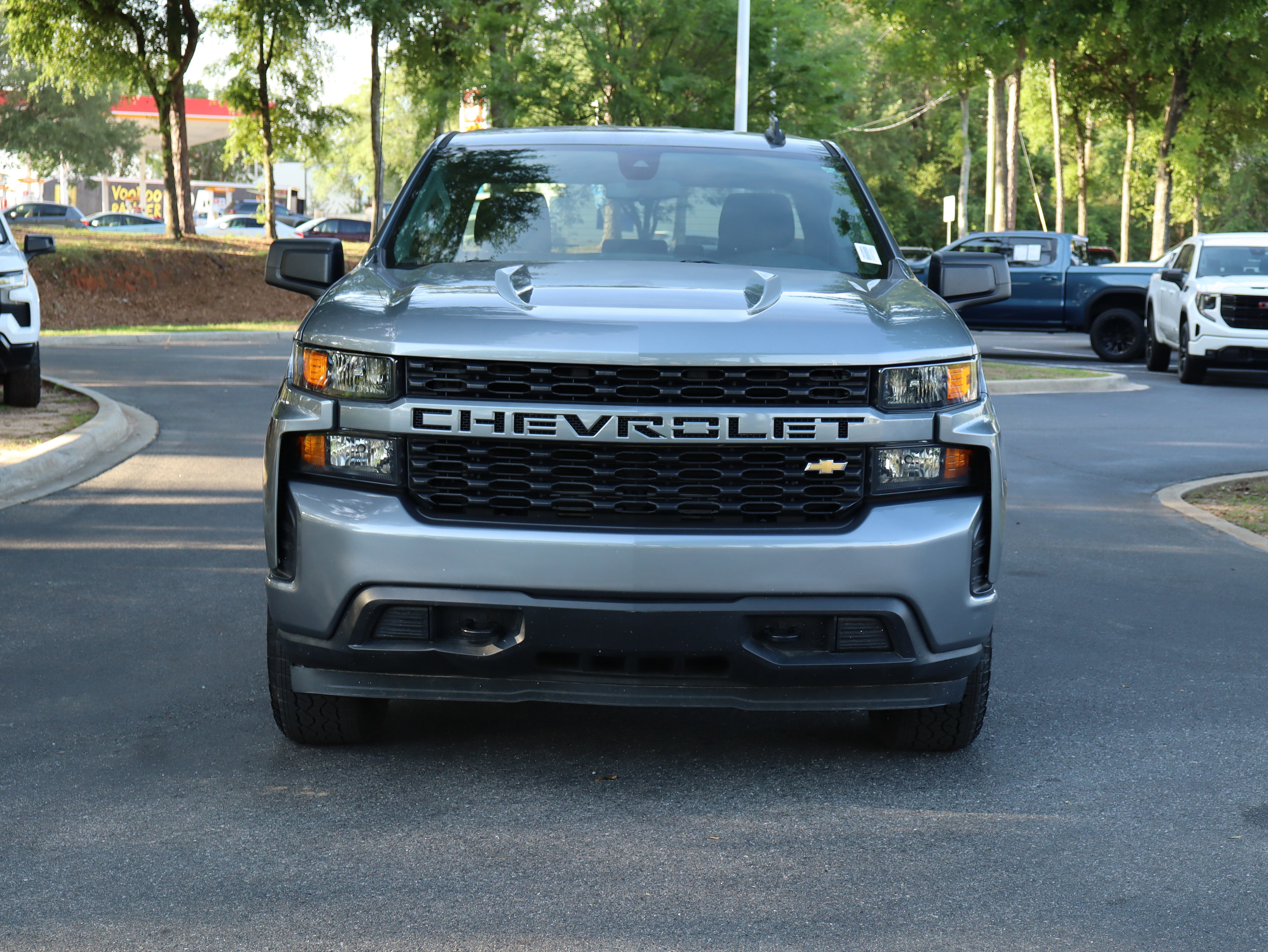 Used 2022 Chevrolet Silverado 1500 Custom w/ Safety Confidence Package AWD/4WD image 3