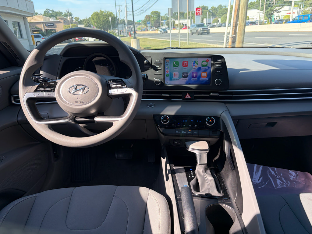 Used 2023 Hyundai Elantra SEL FWD image 15