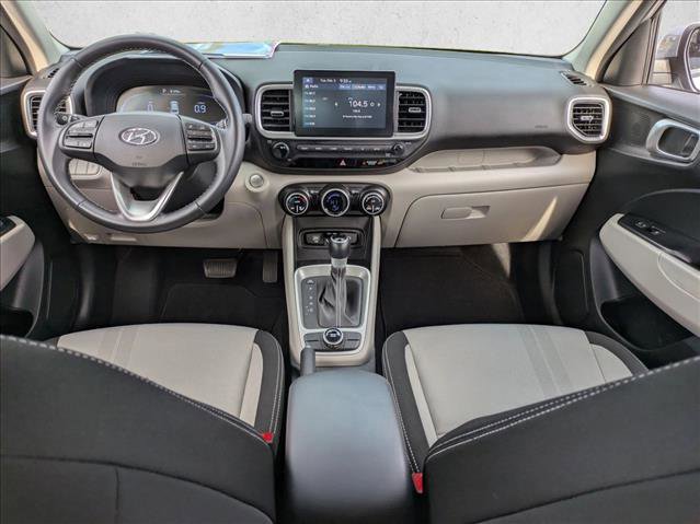 Used 2024 Hyundai Venue SEL image 17