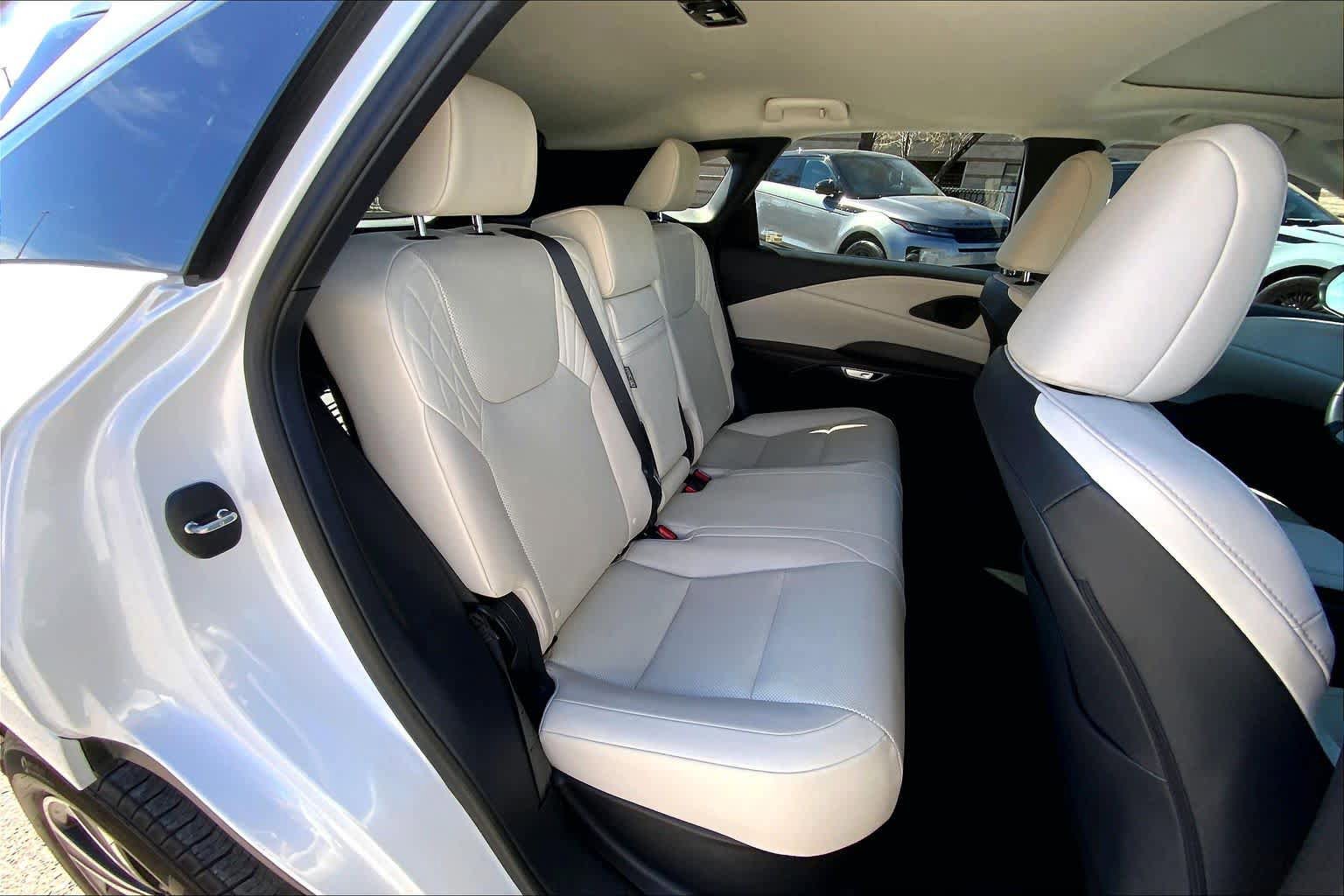 Used 2024 Lexus RX 350 AWD w/ Technology Package image 18