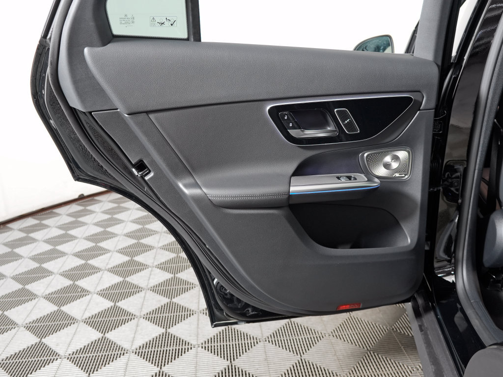 Used 2026 Mercedes-Benz GLC 300 4MATIC image 27