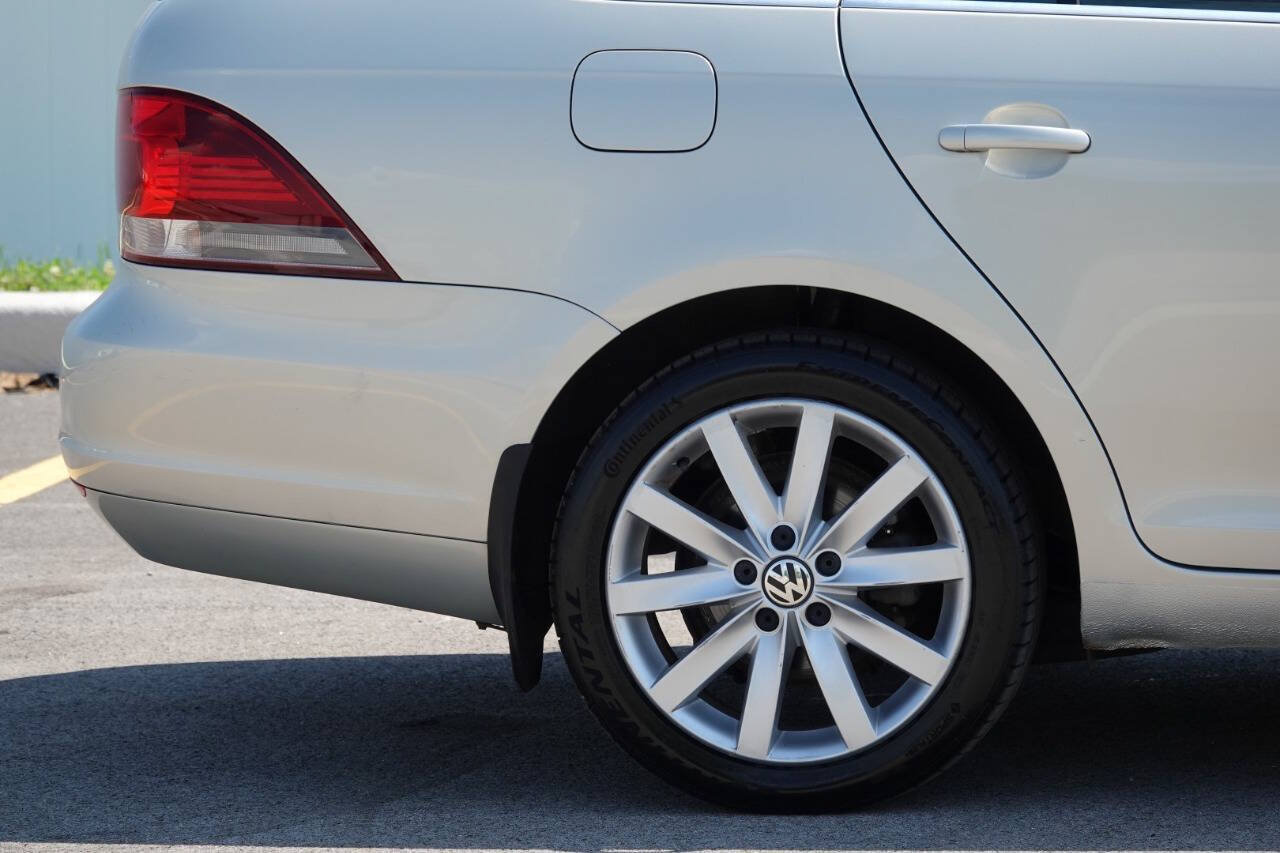 Used 2012 Volkswagen Jetta TDI FWD image 26