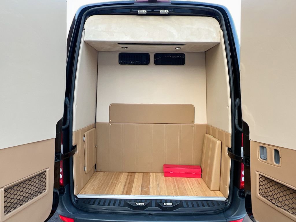 Used 2015 Mercedes-Benz Sprinter 2500 image 24