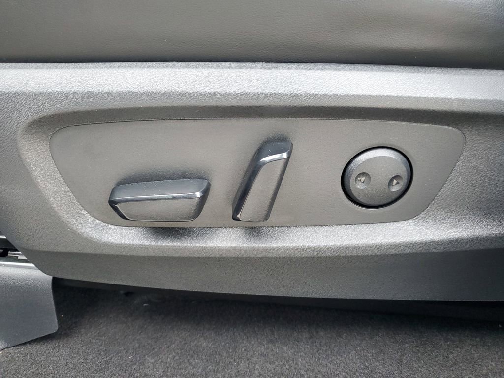 Used 2023 Nissan Pathfinder Platinum w/ Cargo Package image 20