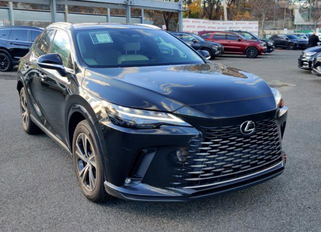 Used 2023 Lexus RX 350 Premium Plus image 2