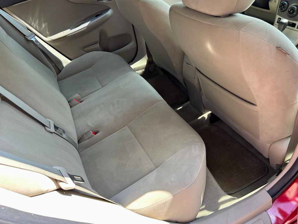 Used 2012 Toyota Corolla LE FWD image 14