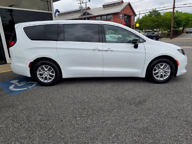 New 2027 Chrysler Pacifica LX FWD image 43