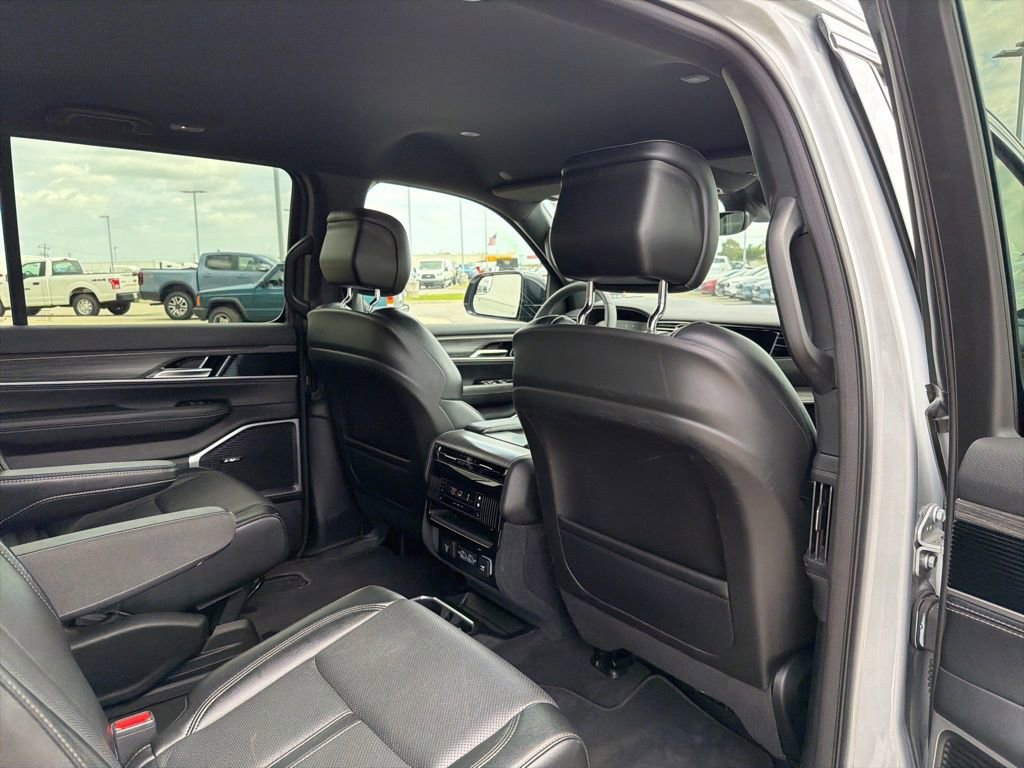 Used 2024 Jeep Wagoneer Series II AWD/4WD image 20