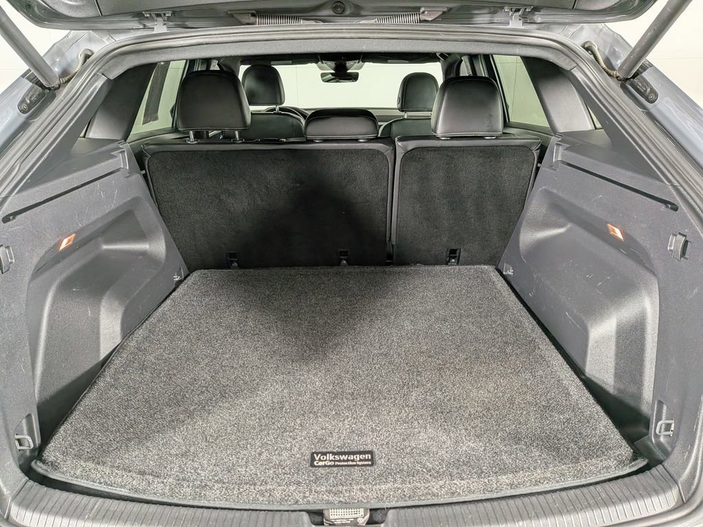 Used 2022 Volkswagen Atlas Cross Sport SEL R-Line image 10