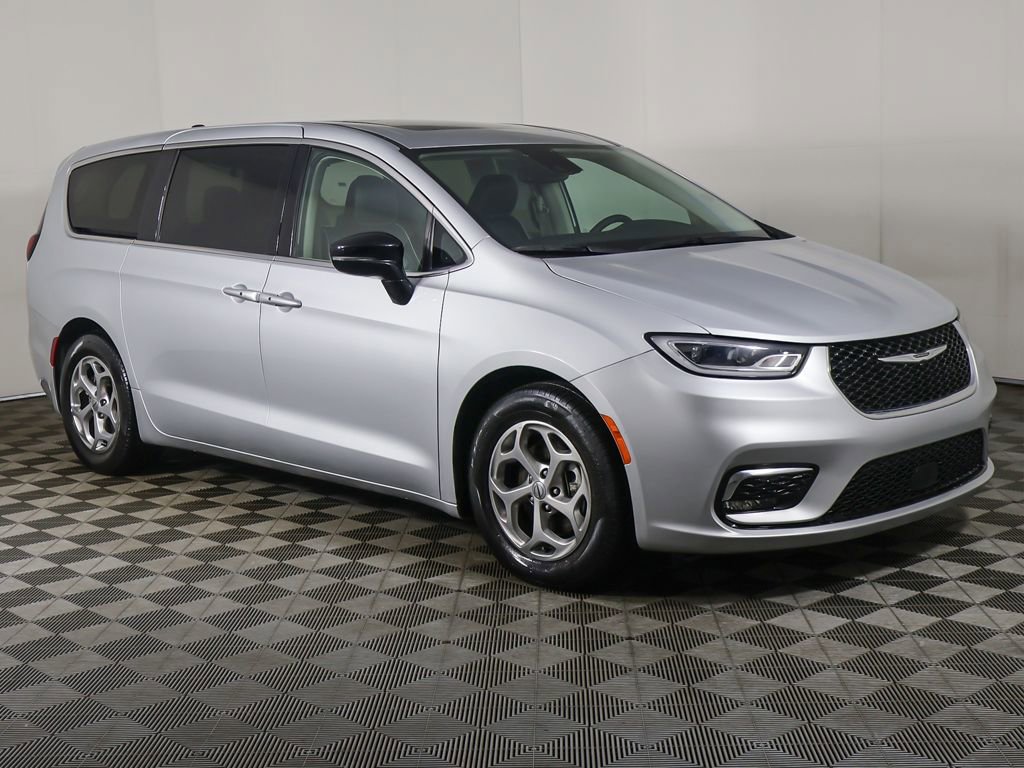 Used 2024 Chrysler Pacifica Limited FWD image 59