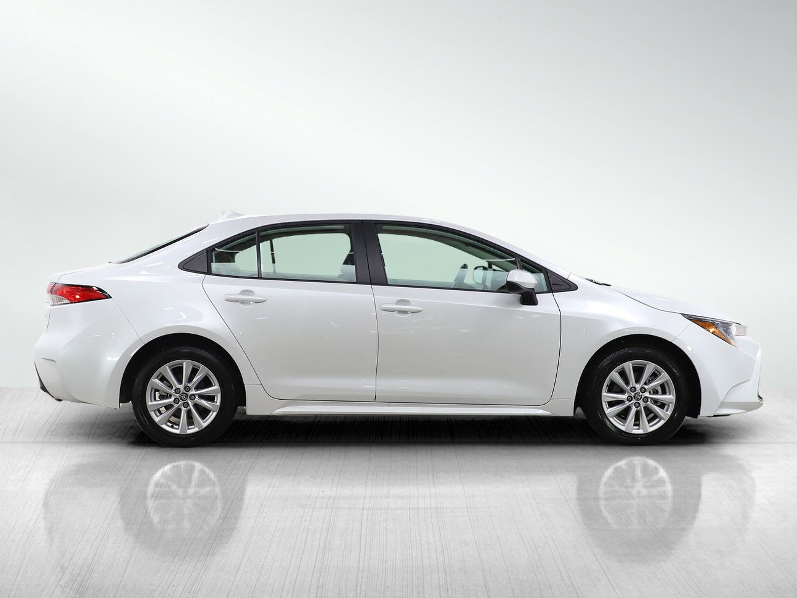 Used 2026 Toyota Corolla LE w/ LE Premium Package FWD image 6