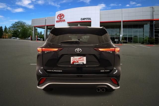 Certified 2025 Toyota Highlander XSE AWD/4WD image 4