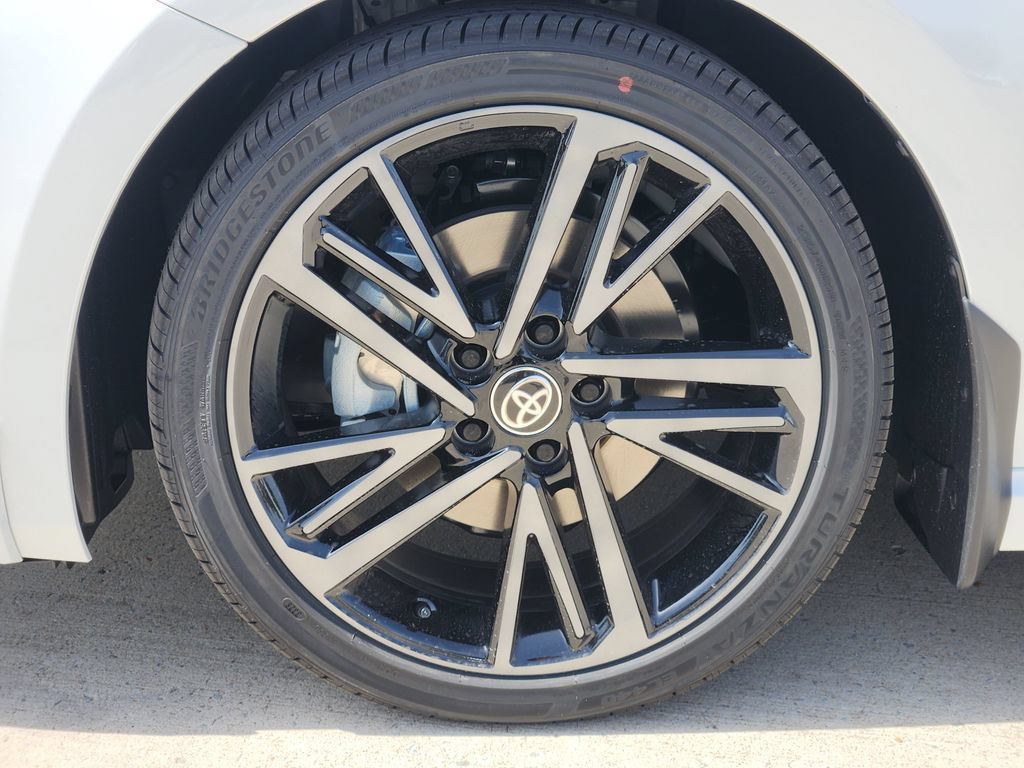 New 2026 Toyota Camry Hybrid FWD image 10