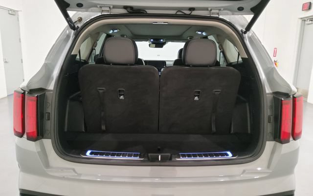 Used 2023 Kia Sorento SX FWD image 14