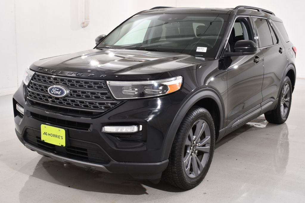 Used 2022 Ford Explorer XLT w/ Equipment Group 202A AWD/4WD image 2