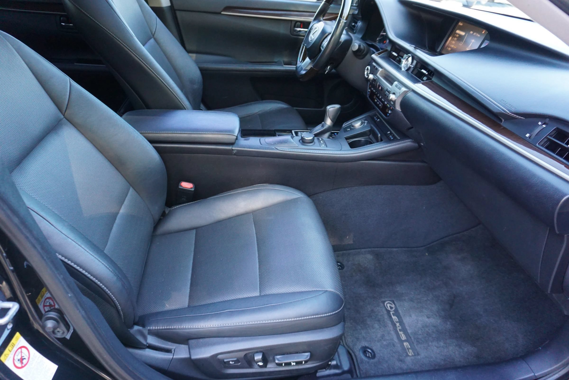 Used 2016 Lexus ES 350 w/ Premium Package w/Wood Trim FWD image 25