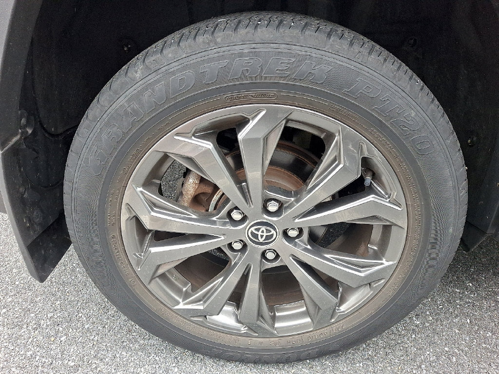 Used 2022 Toyota RAV4 XLE Premium AWD/4WD image 8