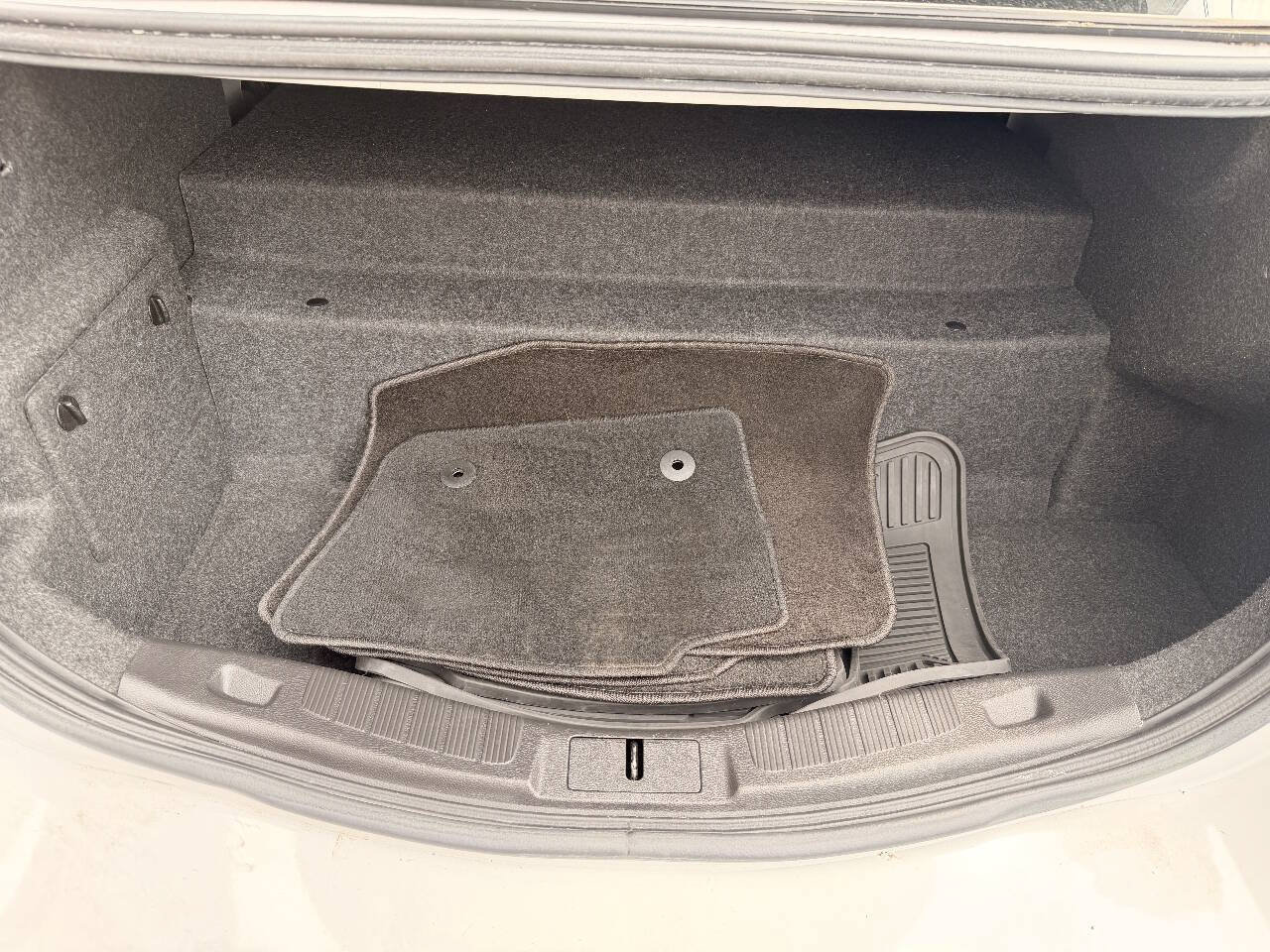 Used 2014 Ford Fusion Energi SE w/ Driver Assist Package FWD image 13