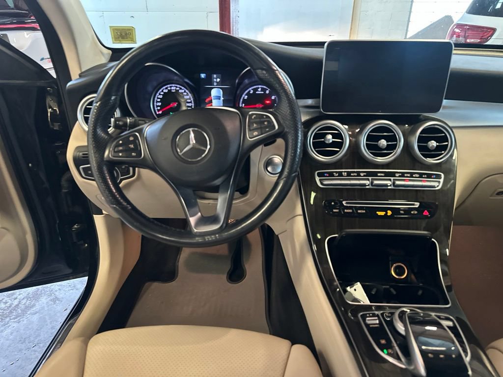 Used 2018 Mercedes-Benz GLC 300 4MATIC image 25