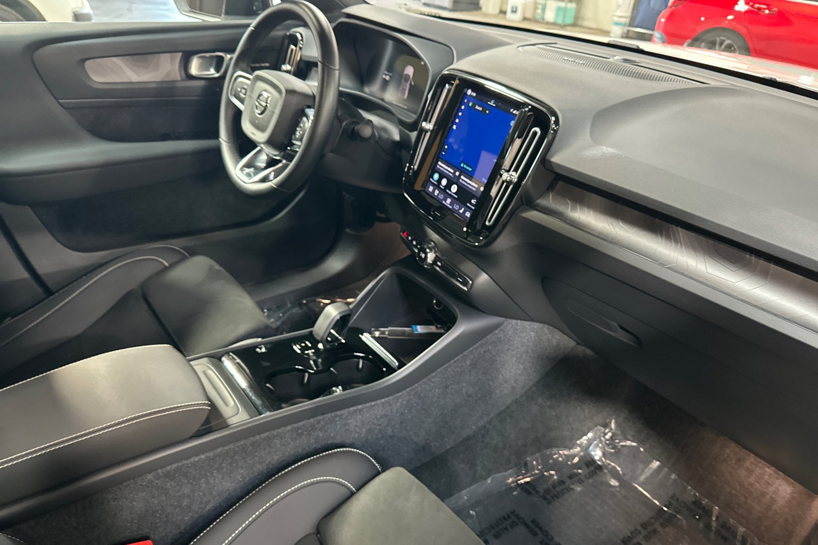 Certified 2023 Volvo C40 P8 Recharge Ultimate w/ Protection Package Premier AWD/4WD image 19
