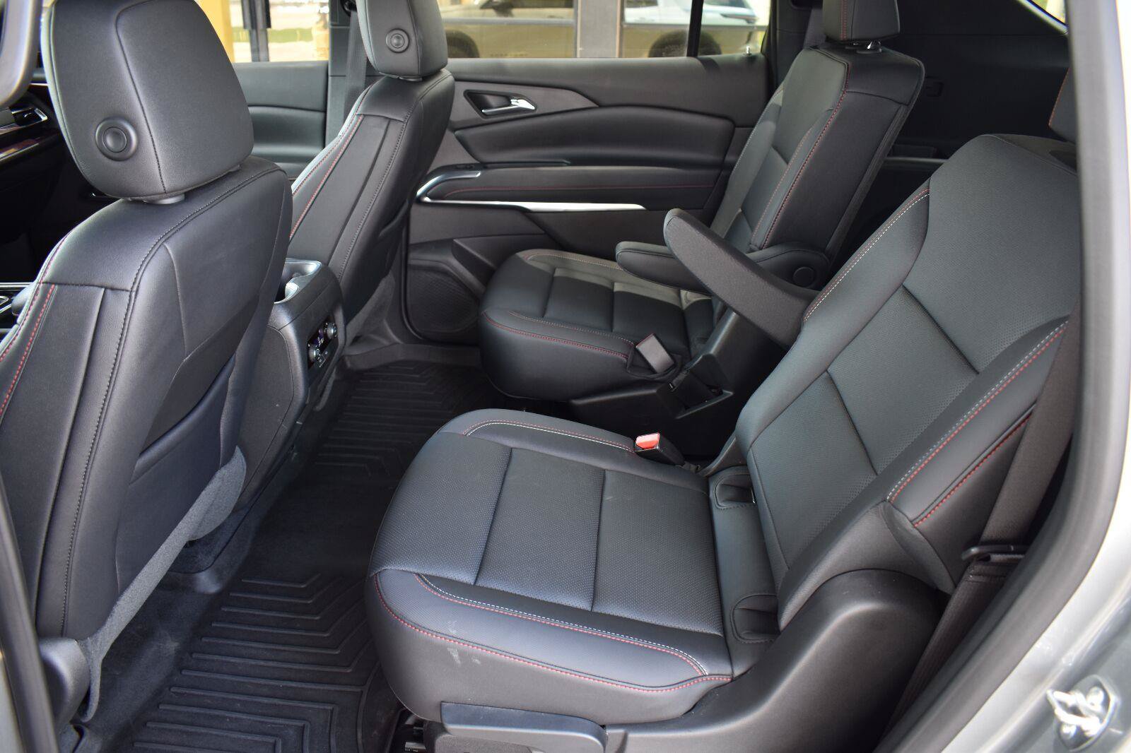 Used 2025 Chevrolet Traverse Z71 w/ Driver Confidence Package AWD/4WD image 50