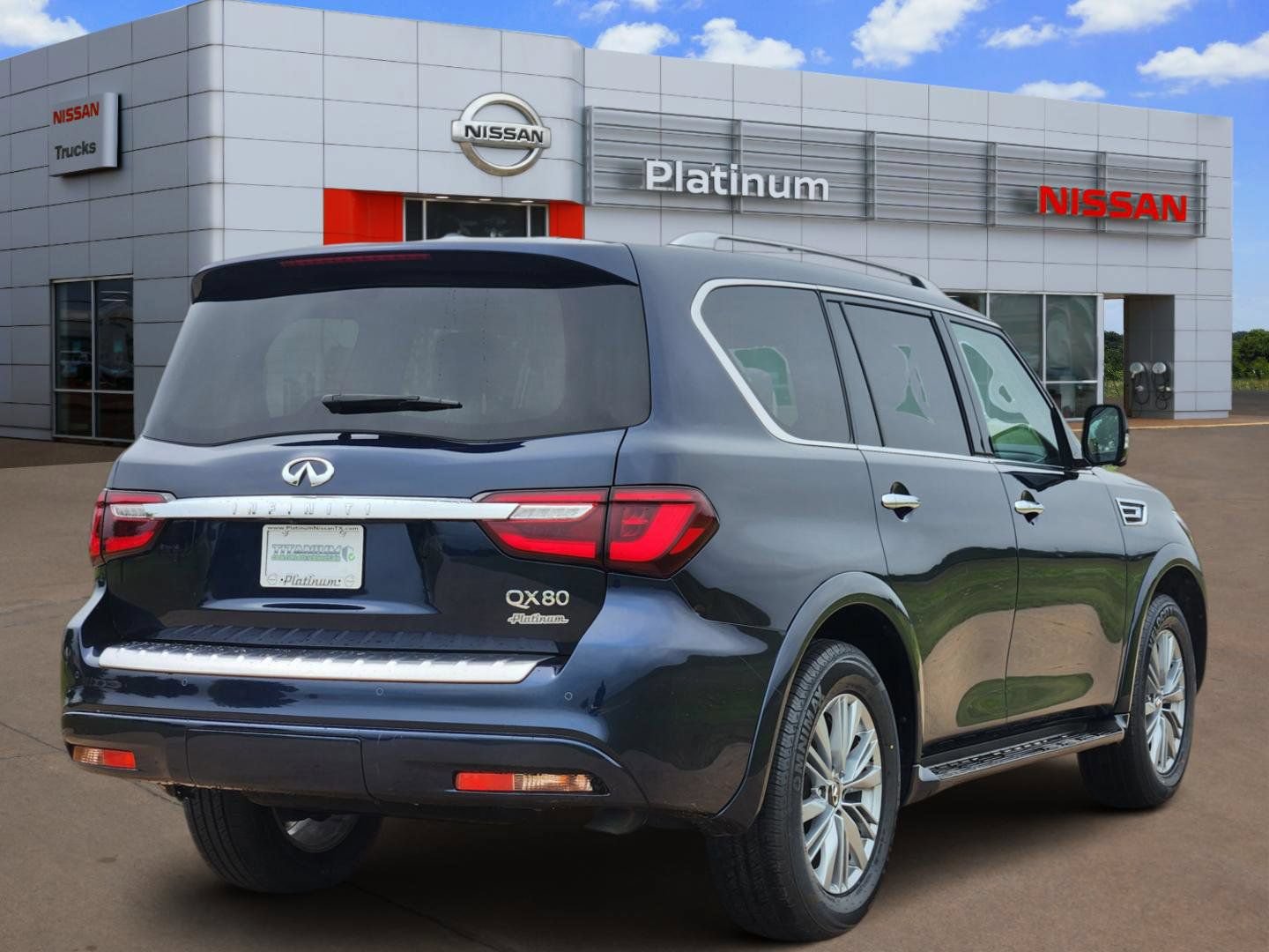 Used 2024 INFINITI QX80 Luxe RWD image 4