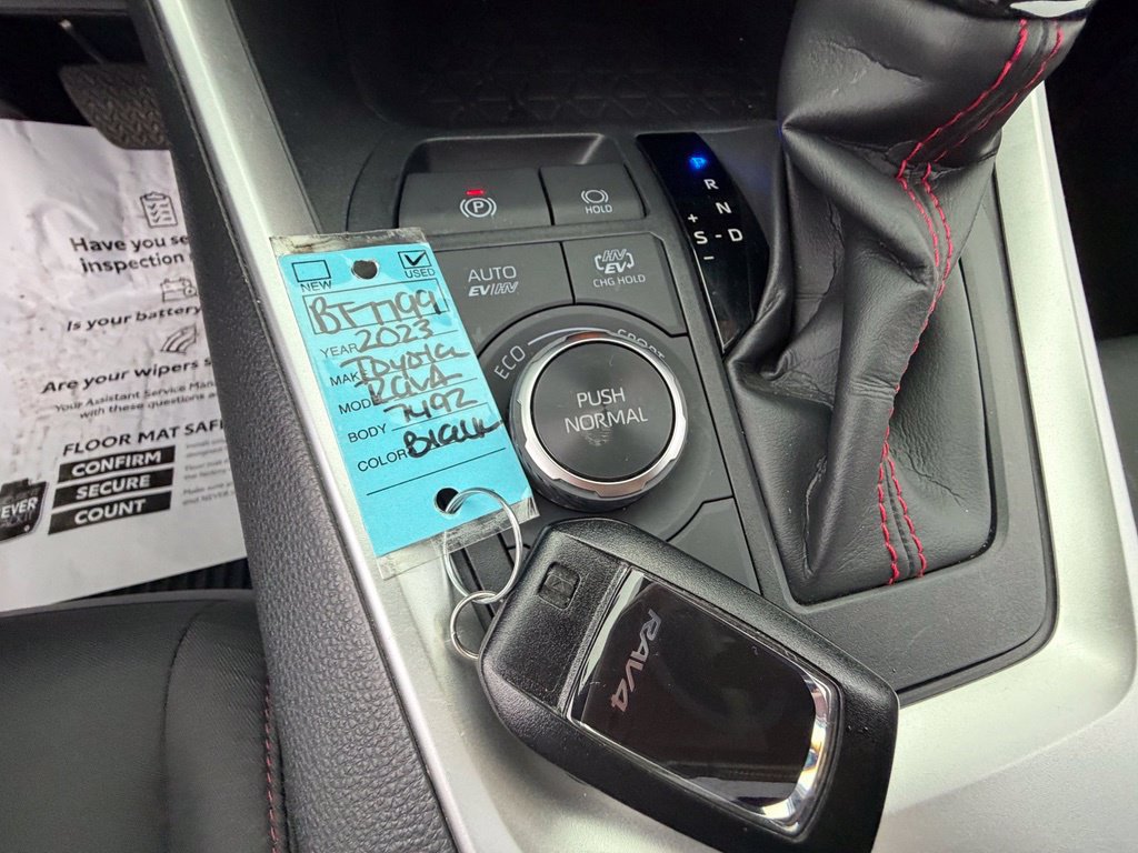 Used 2023 Toyota RAV4 SE w/ Weather & Moonroof Package AWD/4WD image 26