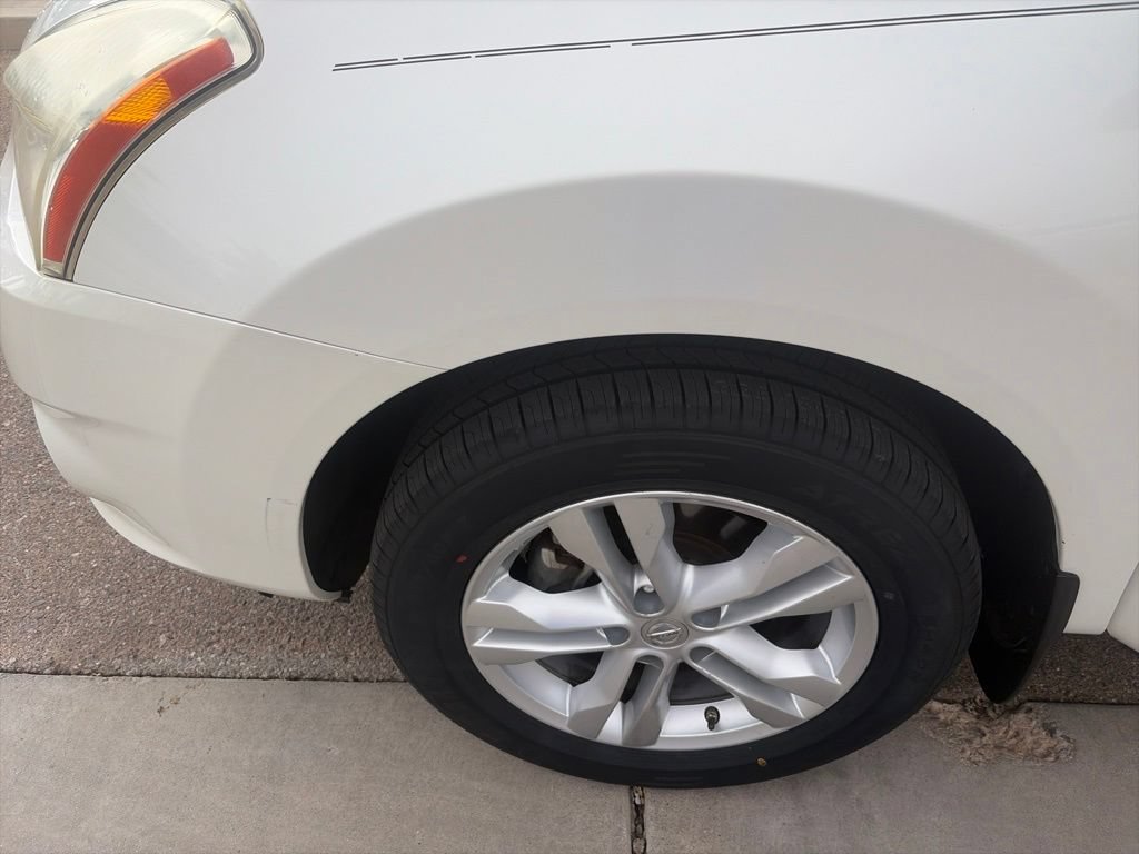 Used 2013 Nissan Rogue SV FWD image 40