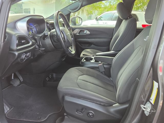 Used 2019 Chrysler Pacifica Touring Plus w/ S Appearance Package FWD image 9