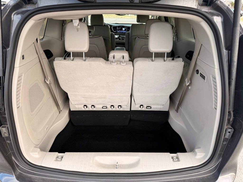 Used 2021 Chrysler Pacifica Limited image 25