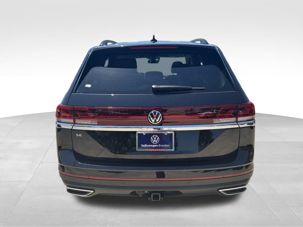 Used 2025 Volkswagen Atlas SE w/ Panoramic Sunroof Package image 5