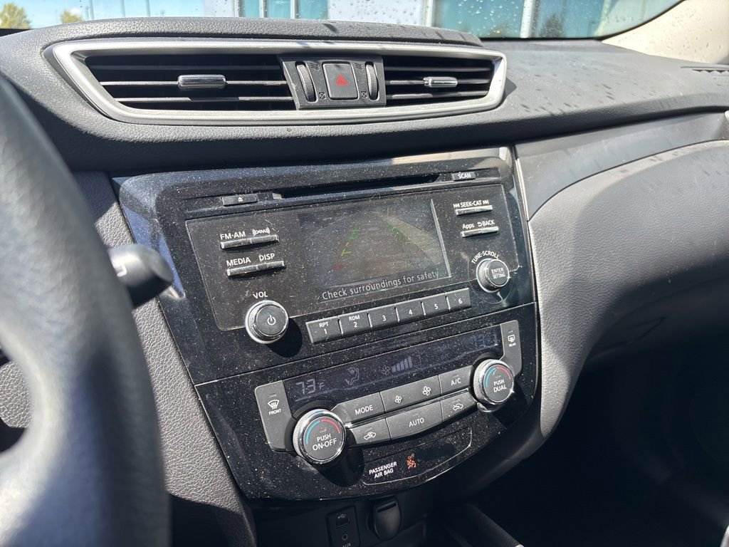 Used 2015 Nissan Rogue SV w/ SV Family Package image 13