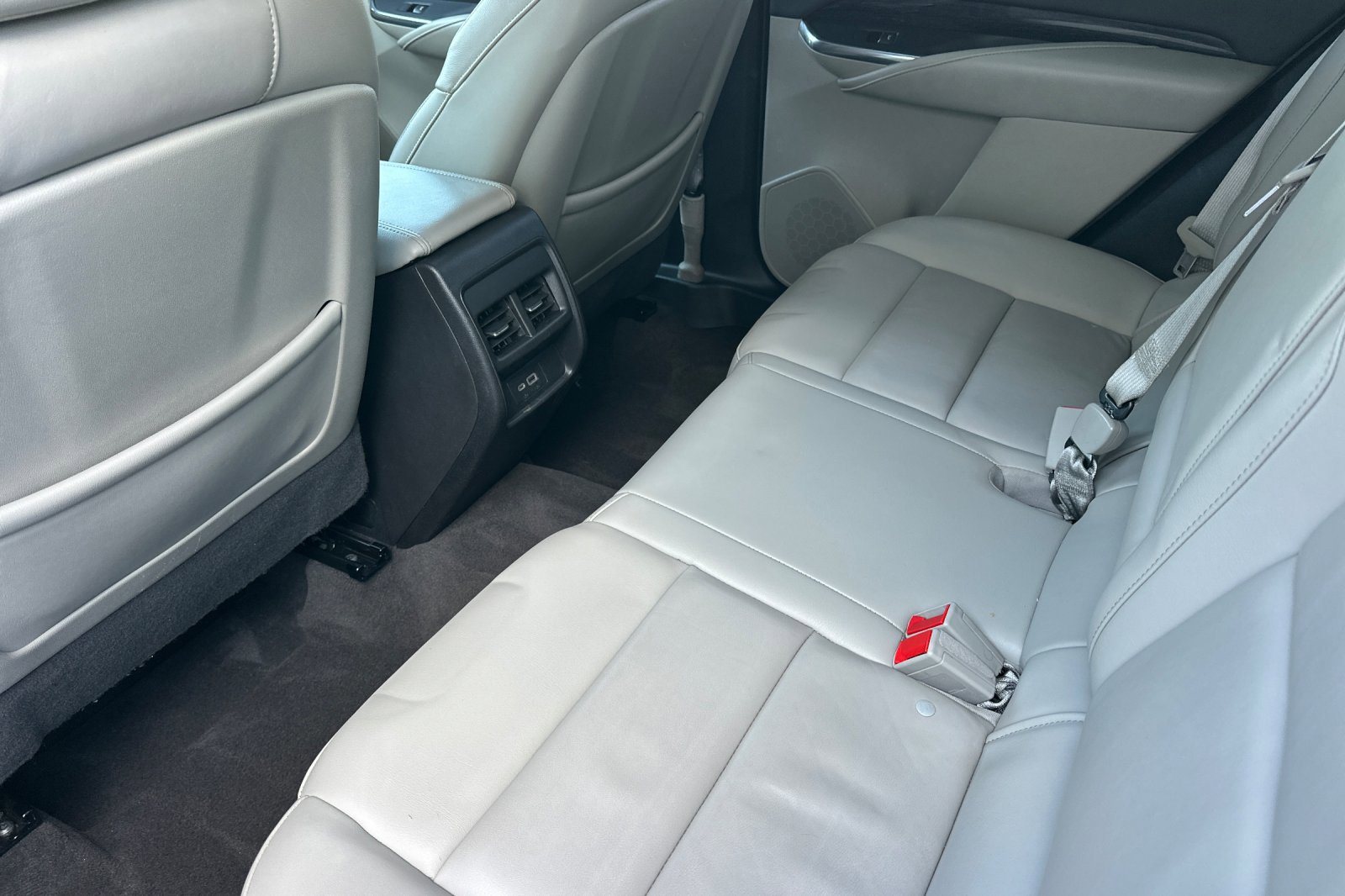 Certified 2023 Cadillac XT4 Premium Luxury image 12