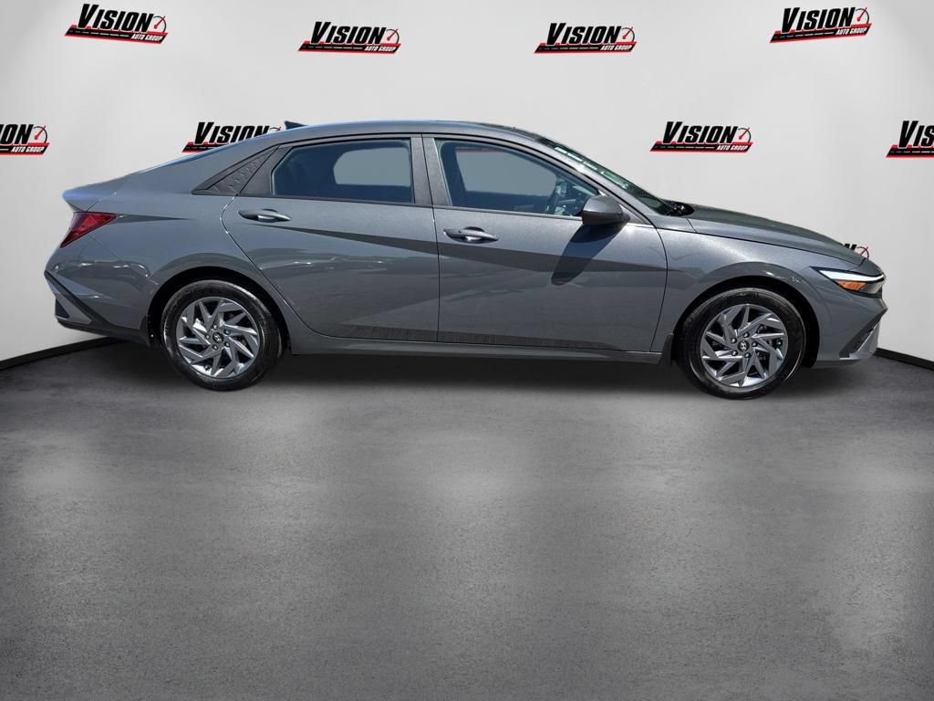 Certified 2024 Hyundai Elantra SEL FWD image 4