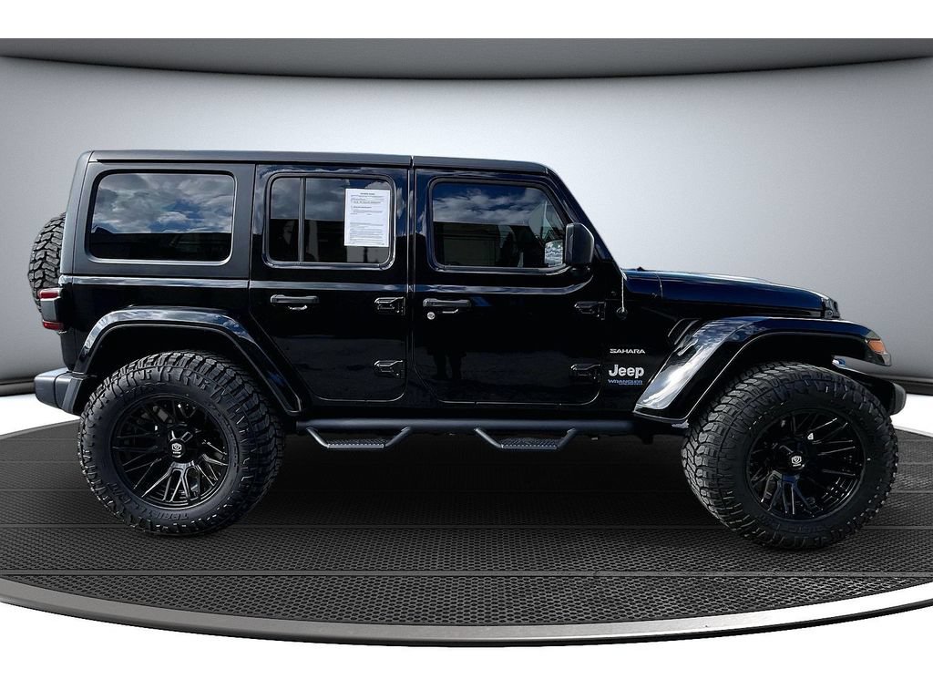 Used 2022 Jeep Wrangler Unlimited Sahara w/ Cold Weather Group AWD/4WD image 15