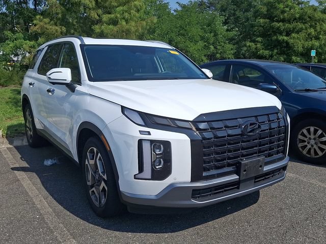 Used 2023 Hyundai Palisade Limited w/ Cargo Package AWD/4WD image 3