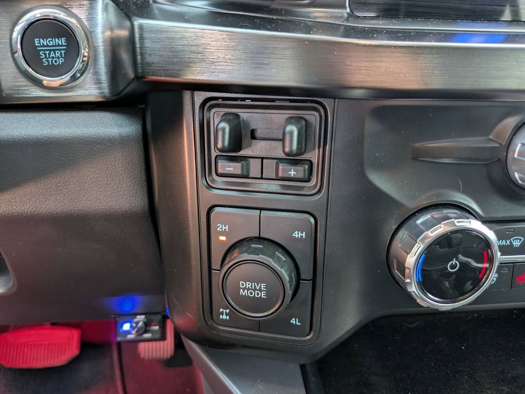 Used 2024 Ford F250 Lariat w/ Lariat Ultimate Package AWD/4WD image 28