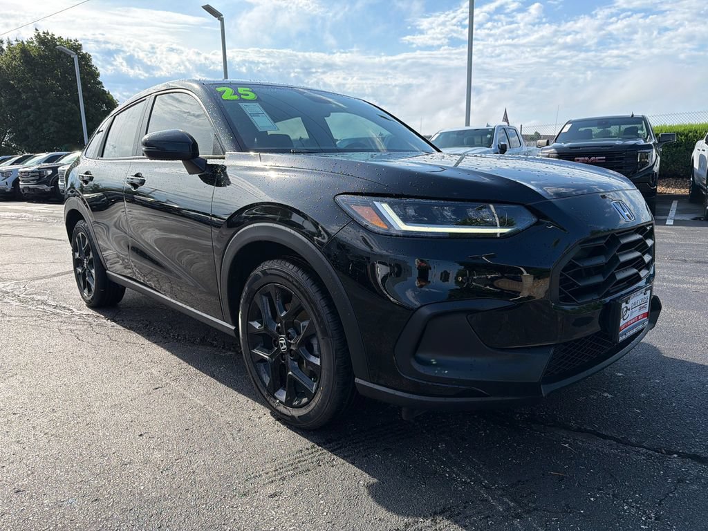 Used 2025 Honda HR-V Sport image 3