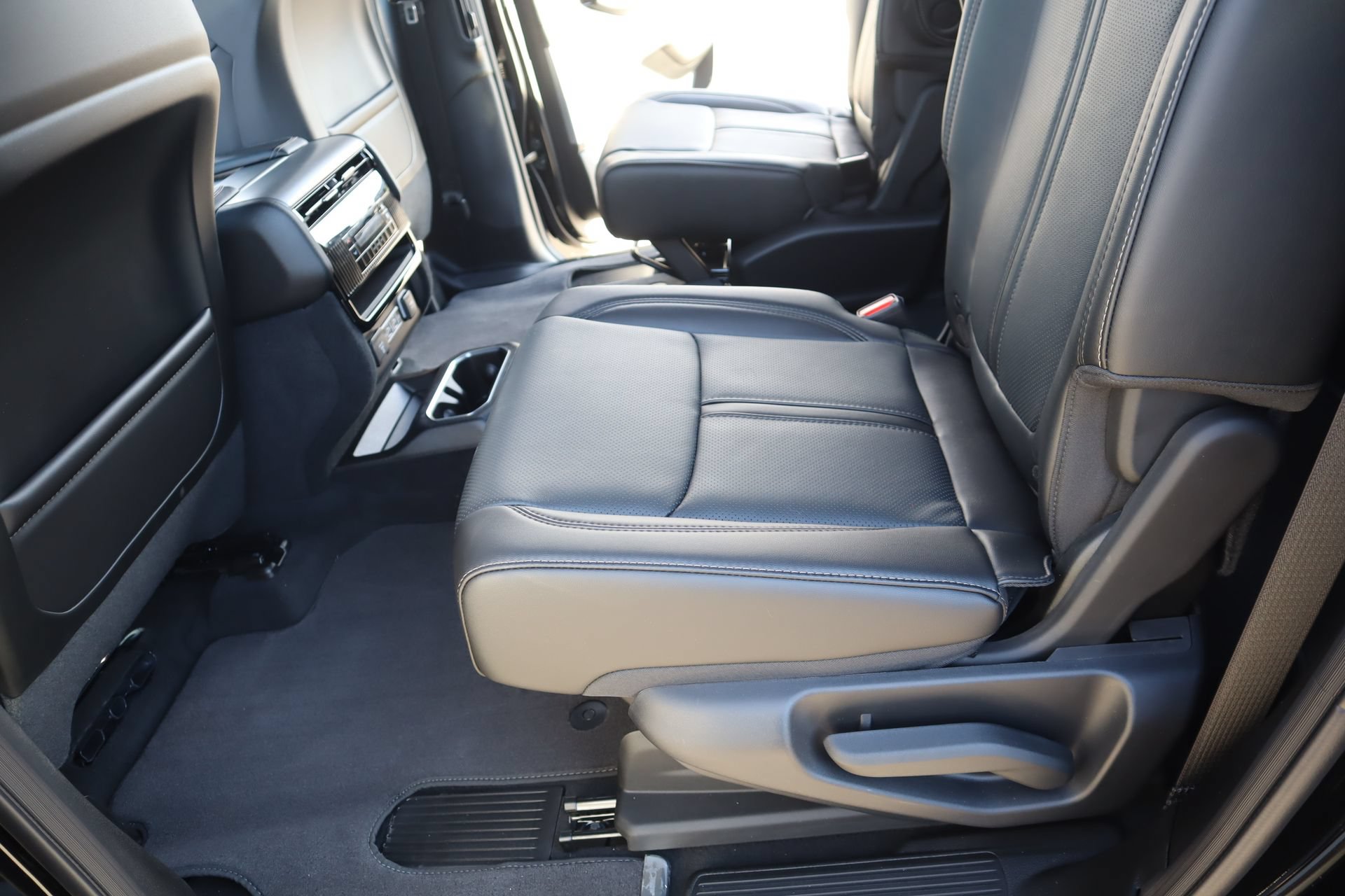New 2026 Jeep Grand Wagoneer L 4WD w/ Premium Group I image 13
